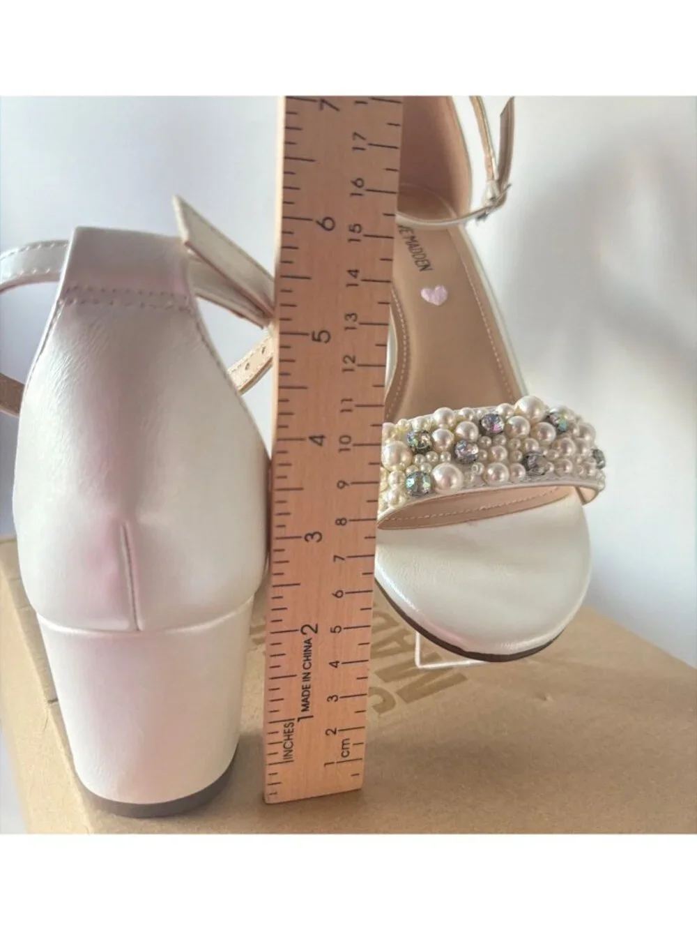 Steve Madden JCarrson Pearl Beads block Heel Ivory Sandals Big Kid Size 6